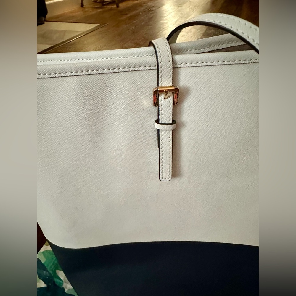 Life Is Too Short To Carry A Boring Handbag - Picture 3 of 16